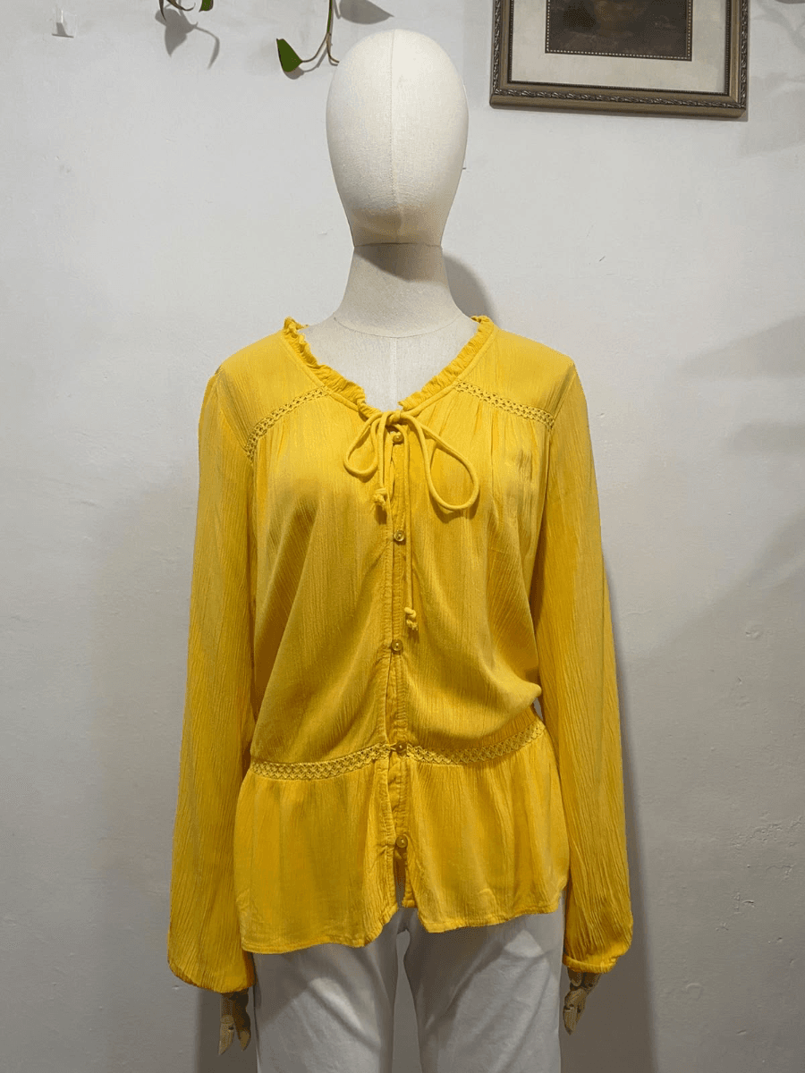 Blusa manga larga amarilla
