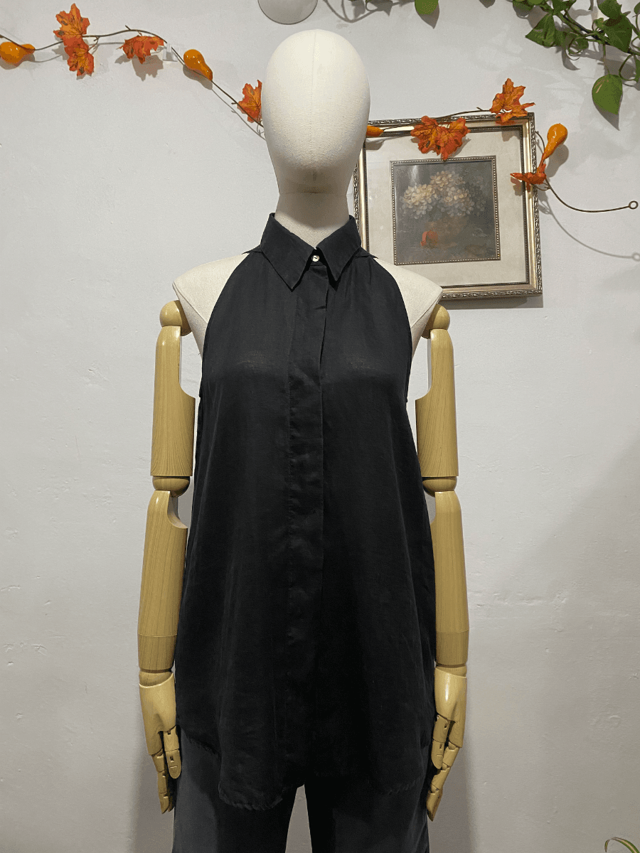 Camisa negra sin mangas negra