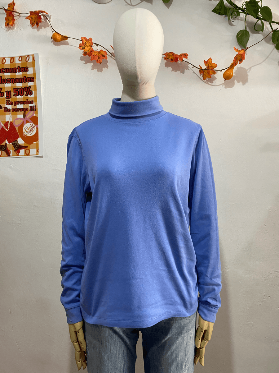 Sudadera cuello de tortuga azul