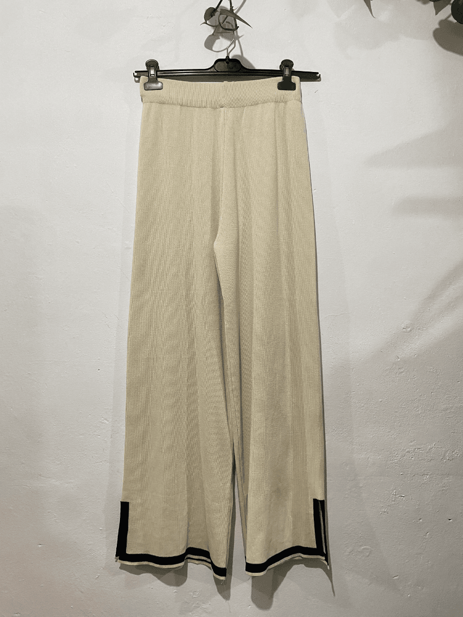 Pantalón de punto beige · Beige