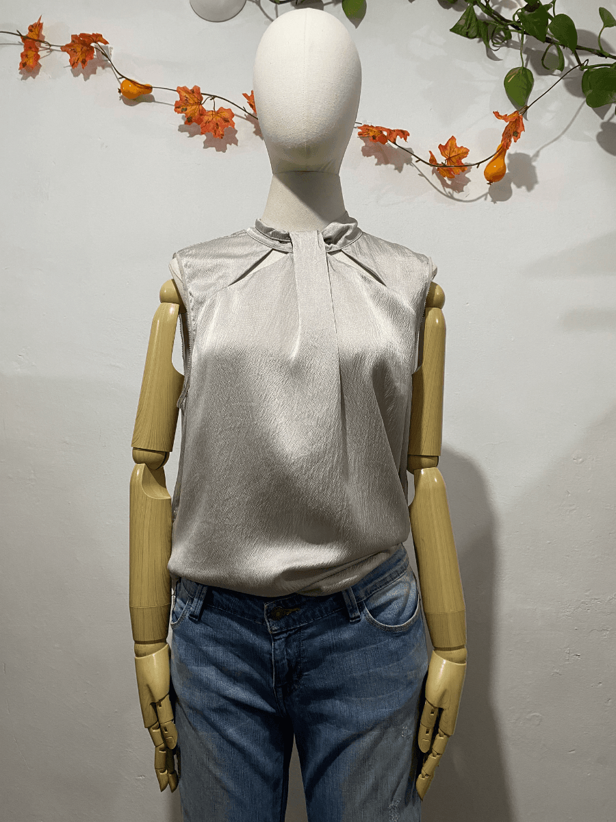 Blusa gris plateado satén