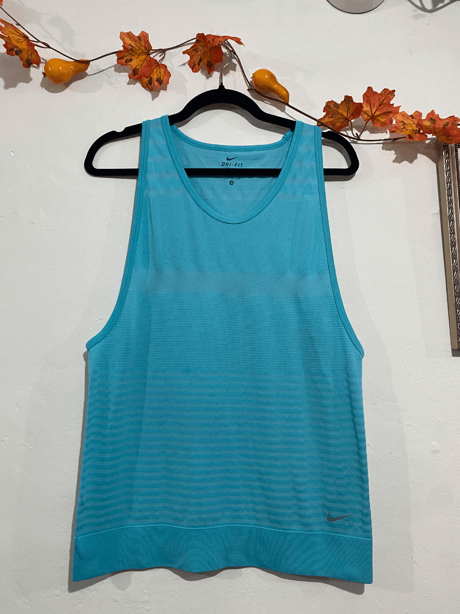 Camiseta deportiva azul