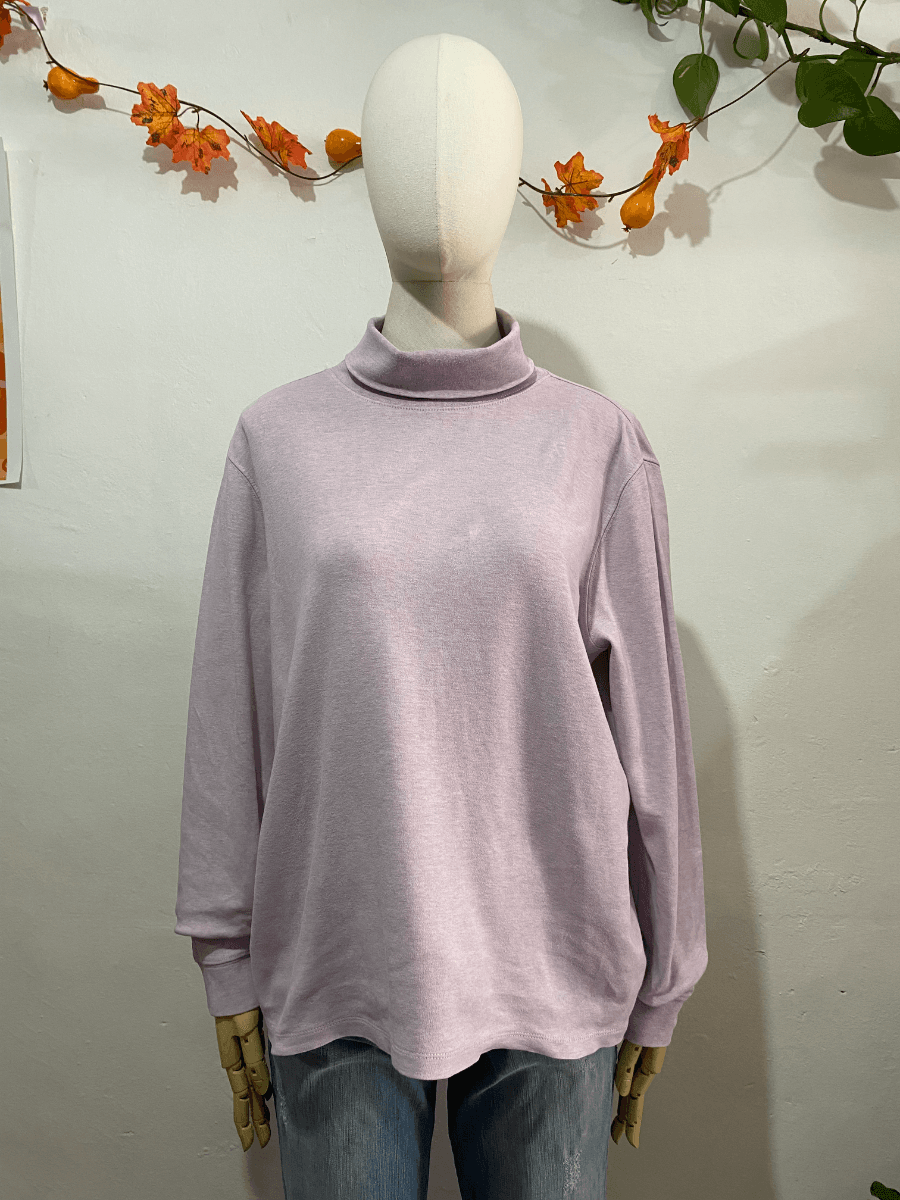 Sudadera cuello de tortuga lila