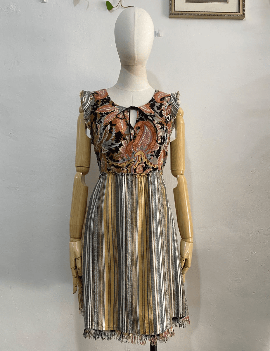 Vestido estampado paisley y a rayas