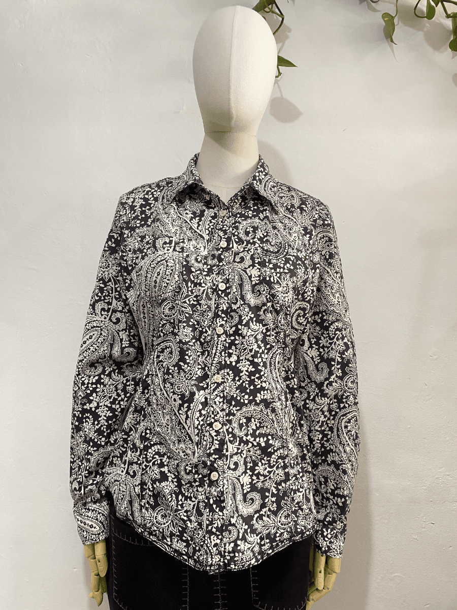 Camisa negra