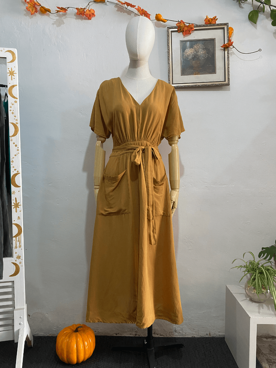Vestido largo color mostaza