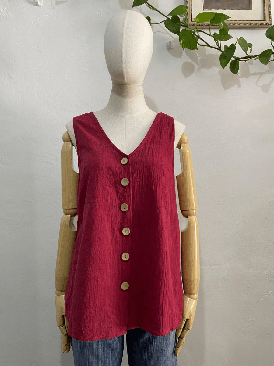 Blusa roja botones al frente